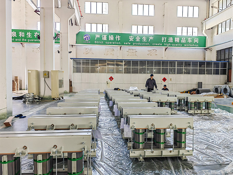 معدات المصنع