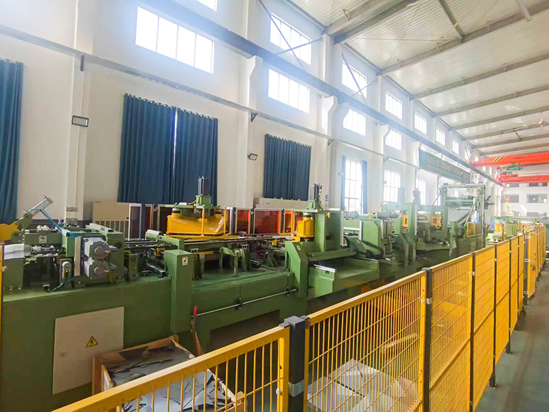 معدات المصنع